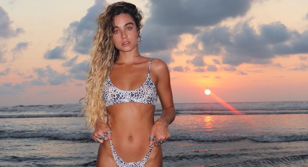Sommer Ray Net Worth in 2021: How Rich is She? Find It Out Here 